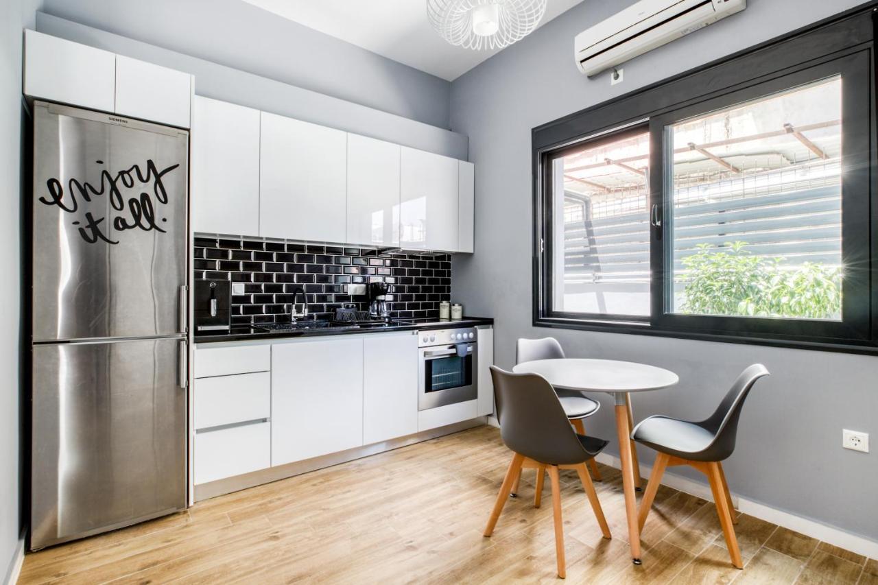 Spacious Flat With Courtyard And Private Parking! Atenas Exterior foto