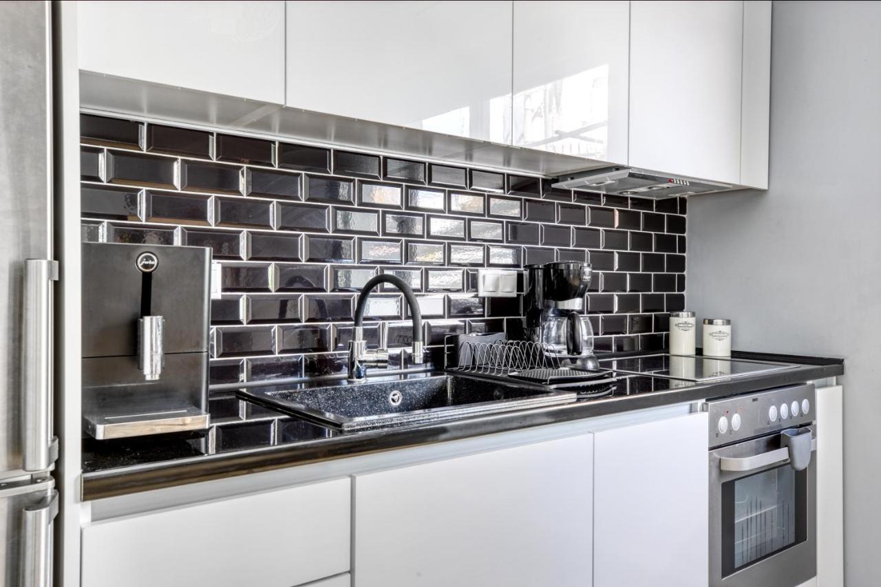 Spacious Flat With Courtyard And Private Parking! Atenas Exterior foto