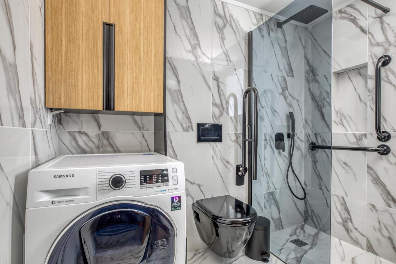 Spacious Flat With Courtyard And Private Parking! Atenas Exterior foto
