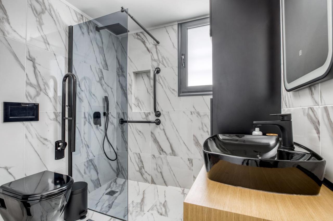 Spacious Flat With Courtyard And Private Parking! Atenas Exterior foto