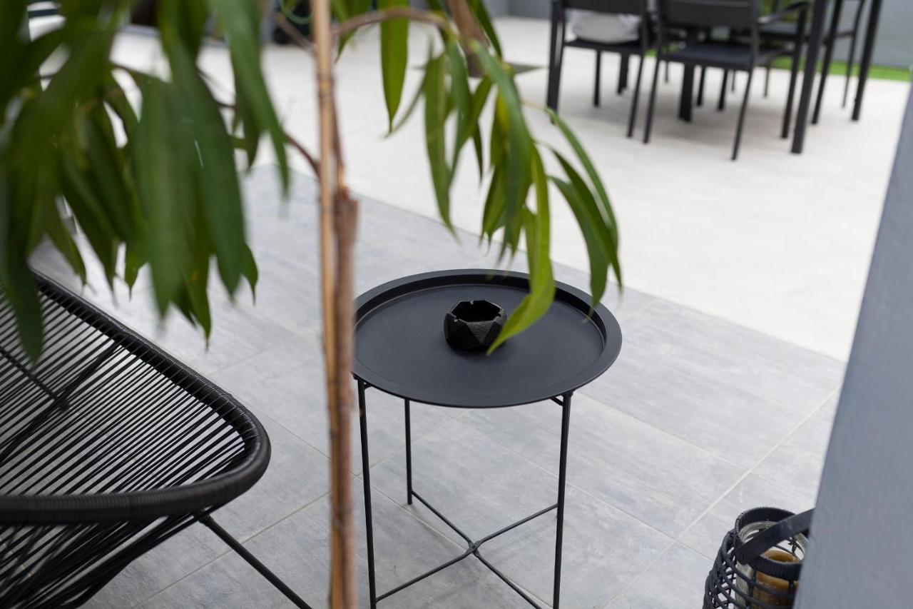 Spacious Flat With Courtyard And Private Parking! Atenas Exterior foto