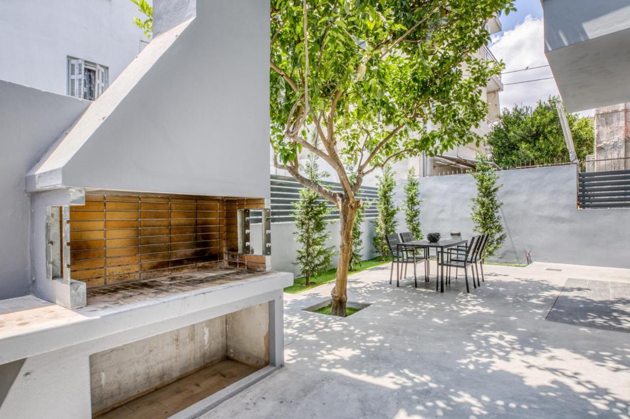 Spacious Flat With Courtyard And Private Parking! Atenas Exterior foto