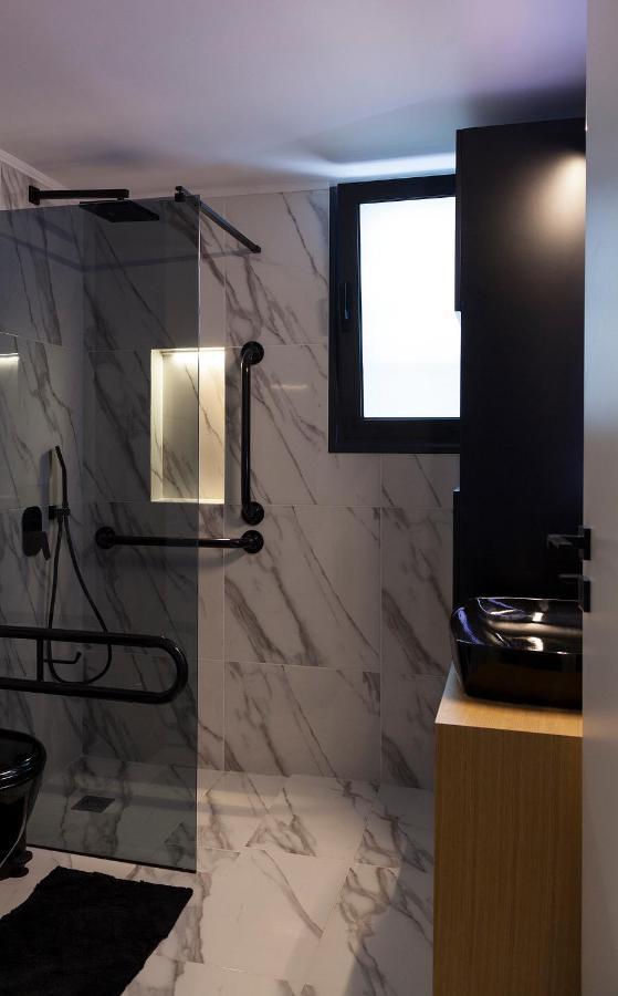 Spacious Flat With Courtyard And Private Parking! Atenas Exterior foto
